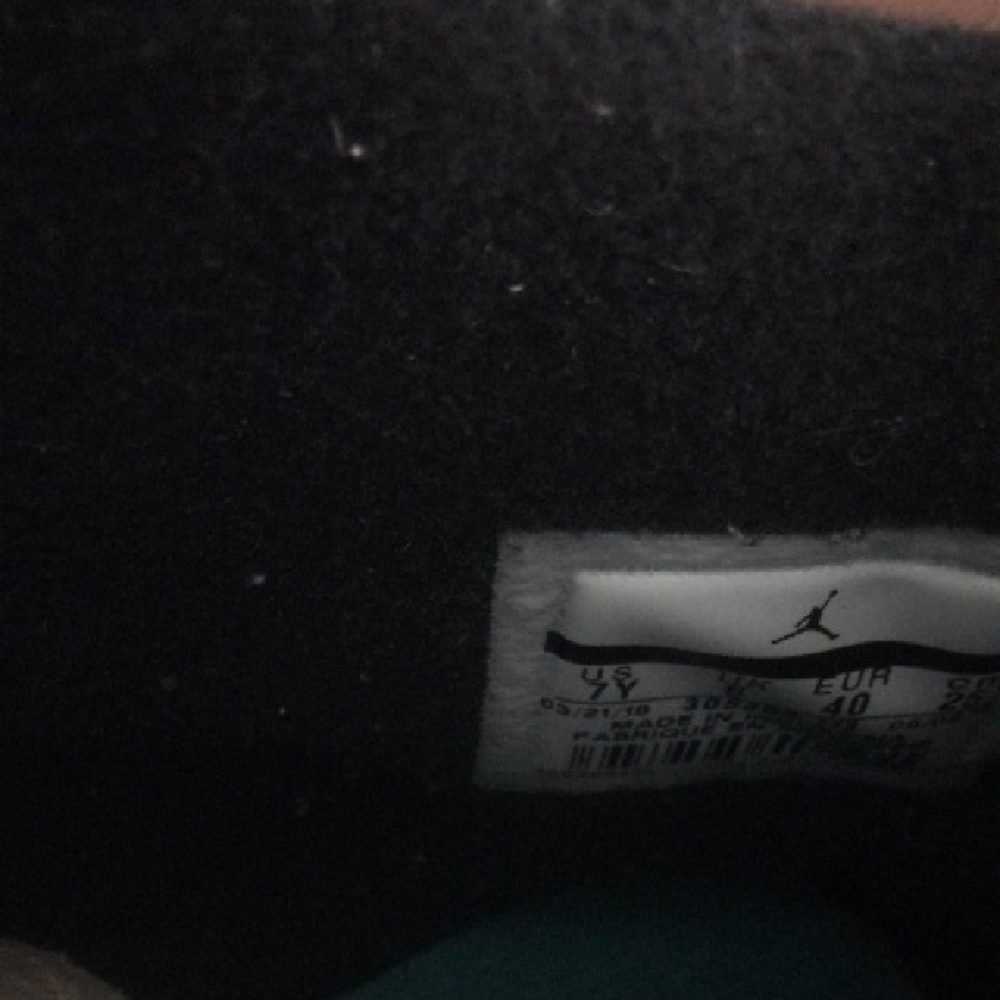 Jordan Kids White and Teal Sneakers - Picture 6 of 7